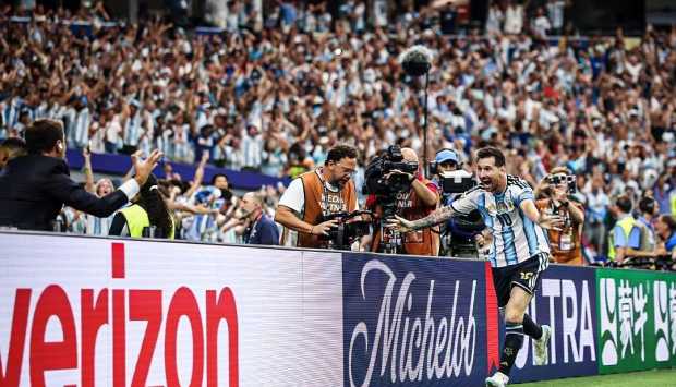 الأرجنتين تتفوق على الأردن بهدفين في شوط أول مثير بكأس العالم 2026