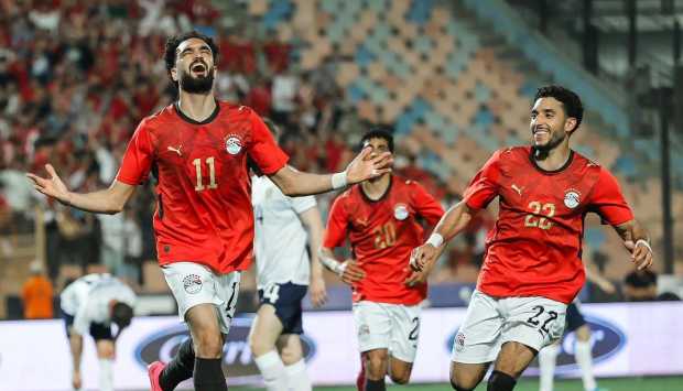 عبد الرؤوف زيكو: أغلقنا محل الملابس لمساندة شقيقي مصطفى في مشواره الكروي
