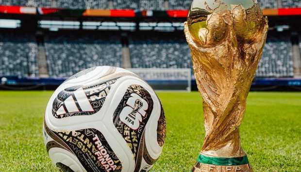 فيفا يكشف عن تصميم الكرة الرسمية لمباريات نصف النهائي والنهائي في كأس العالم 2026
