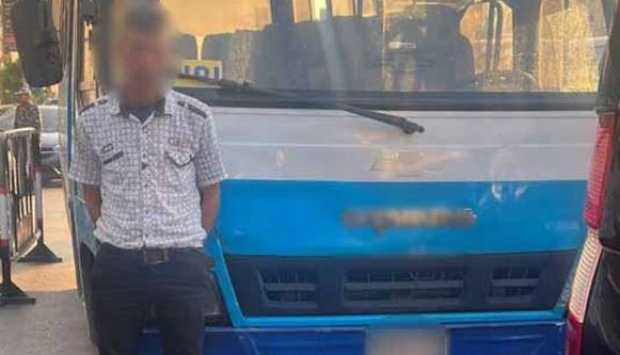 الأمن المصري يضبط سائق ميني باص تعدى على الركاب بسبب القيادة المتهورة