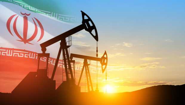 إيران تصدر 50 مليون برميل نفط في أسبوعين رغم التحديات الأمريكية