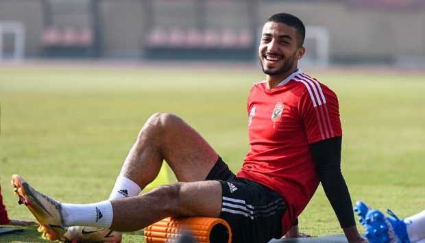 وائل جمعة يسعى لإعادة محمد عبد المنعم إلى الأهلي بعد تجربته في نيس