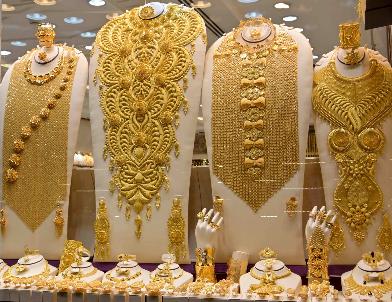 أسعار الذهب اليوم الأحد 30 نوفمبر 2025 في السعودية والوطن العربي والعالم