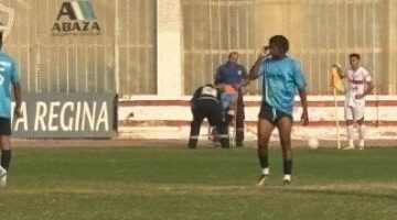 إنقاذ لاعب غزل المحلة بعد إغمائه خلال مباراة مع الزمالك