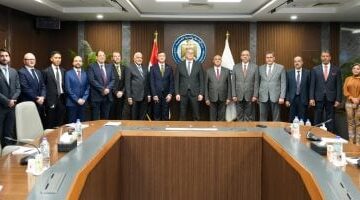 إيني تعلن عن مد التزامها لاستغلال موارد خليج السويس ودلتا