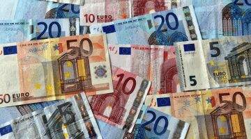 ارتفاع سعر اليورو أمام الجنيه في منتصف تعاملات الثلاثاء 25