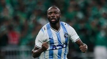 بيراميدز يحقق جائزة فيستون ماييلى ويتصدر عرش الكرة الأفريقية