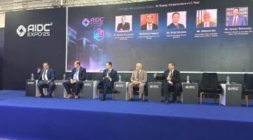 خبراء يكشفون تأثير استثمارات الحوسبة والاتصال على دخول الدول عصر