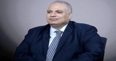خبير اقتصادي يكشف أسباب توترات سعر الدولار في مصر الأسبوع الماضي