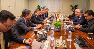 رئيس اقتصادية قناة السويس يعلن عن تعزيز التعاون مع شركة الهندسة البحرية الصينية