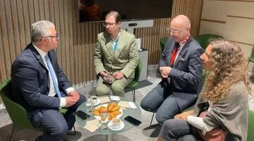 رئيس اقتصادية قناة السويس يكشف عن تفاصيل لقائه مع مسؤولي