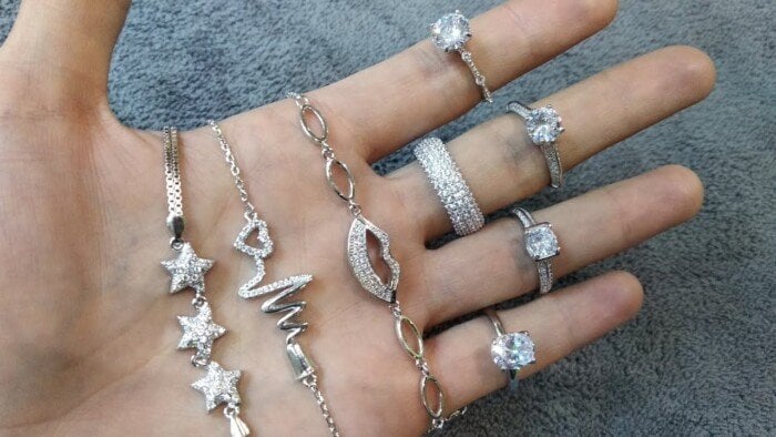 زيادة جديدة في أسعار الفضة محليًا وعالميًا بنهاية نوفمبر 2025.. عيار 925 بكام؟