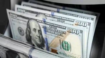 سجل سعر الدولار ارتفاعًا مقابل الجنيه في بداية تعاملات اليوم.webp