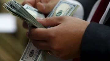 سعر الدولار في بنك الإسكندرية يسجل 4700 جنيه للشراء اليوم