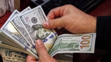 سعر الدولار يسجل استقرار أمام الجنيه في ختام تعاملات اليوم