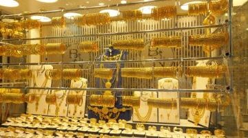 سعر الذهب يسجل استقرار نسبي اليوم الجمعة رغم ضغوط الأسواق
