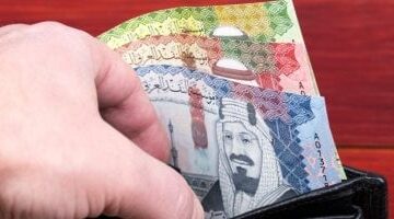 سعر الريال السعودي مقابل الجنيه يشهد استقرارًا اليوم الثلاثاء 25