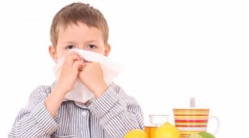 طرق دافئة لتقوية مناعة طفلك وحمايته من البرد