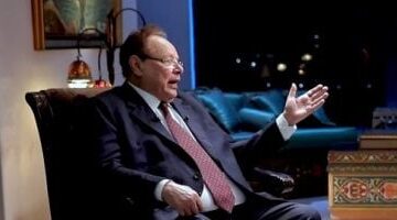 علي ناصر محمد يكشف عن أولى مناصبه كمحافظ للجزر لتعزيز