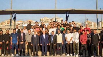 كامل الوزير يشجع لاعبي السكة الحديد على تحسين الأداء وتحقيق