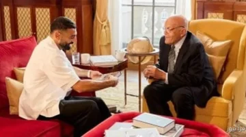 محمد صلاح يعبّر عن فخره بلقاء مجدي يعقوب ويكشف دعم