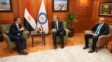 مصر وبريطانيا يعلنان عن مباحثات جديدة في مجالات البترول والتعدين