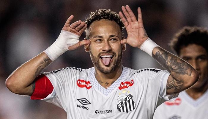 نيمار «المصاب» يبدع بالدموع بعد إنقاذ سانتوس في مباراة مثيرة