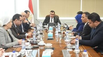 وزير الإسكان يكشف عن الاشتراطات والمعايير الجديدة للإعلانات على الطرق