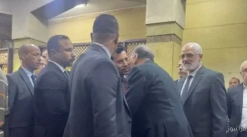 وزير الرياضة يقدم واجب العزاء لأسرة محمد صبري في مسجد