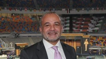 وزير الرياضة يهنئ عبد المنعم الحسيني بعد انتخابه رئيسًا للاتحاد