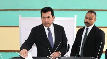 وزير الشباب والرياضة يشارك في انتخابات مجلس النواب بمدينة الشروق