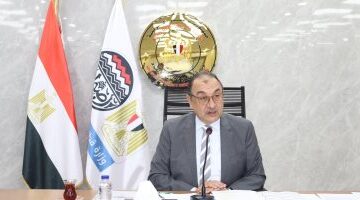 وزير قطاع الأعمال يعلن نتائج أعمال الجمعية العامة للقابضة للأدوية