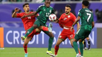 إمتى مباراة السعودية وعمان في كأس العرب 2025؟