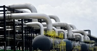 ارتفاع سعر النفط مع تصاعد التوترات الجيوسياسية في أوروبا وأمريكا اللاتينية