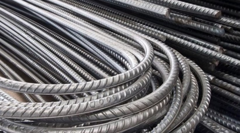 سعر طن الحديد اليوم السبت 13 ديسمبر 2025 .. حديد عز يواصل الاستقرار في سوق مواد البناء