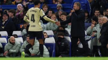 سر غياب أراوخو فليك ينفي تصريحات برشلونة ويكشف عن اجتماع