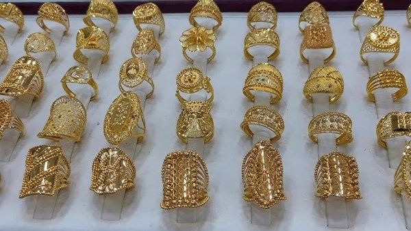 تراجع مفاجئ .. سعر جرام الذهب عيار 21 سعر الذهب اليوم الثلاثاء 9-12-2025 مصر