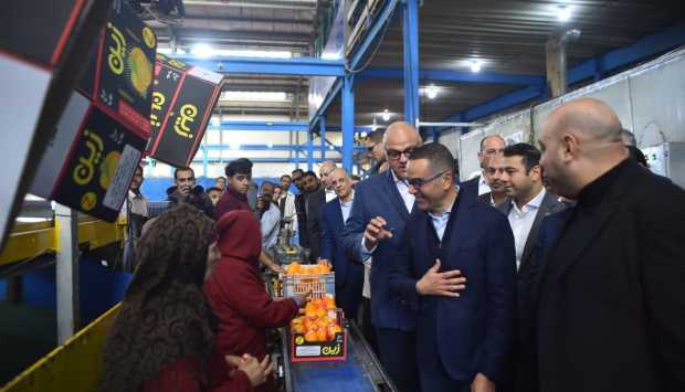 وزير الاستثمار يؤكد دعم المصانع الجادة وإزالة المعوقات