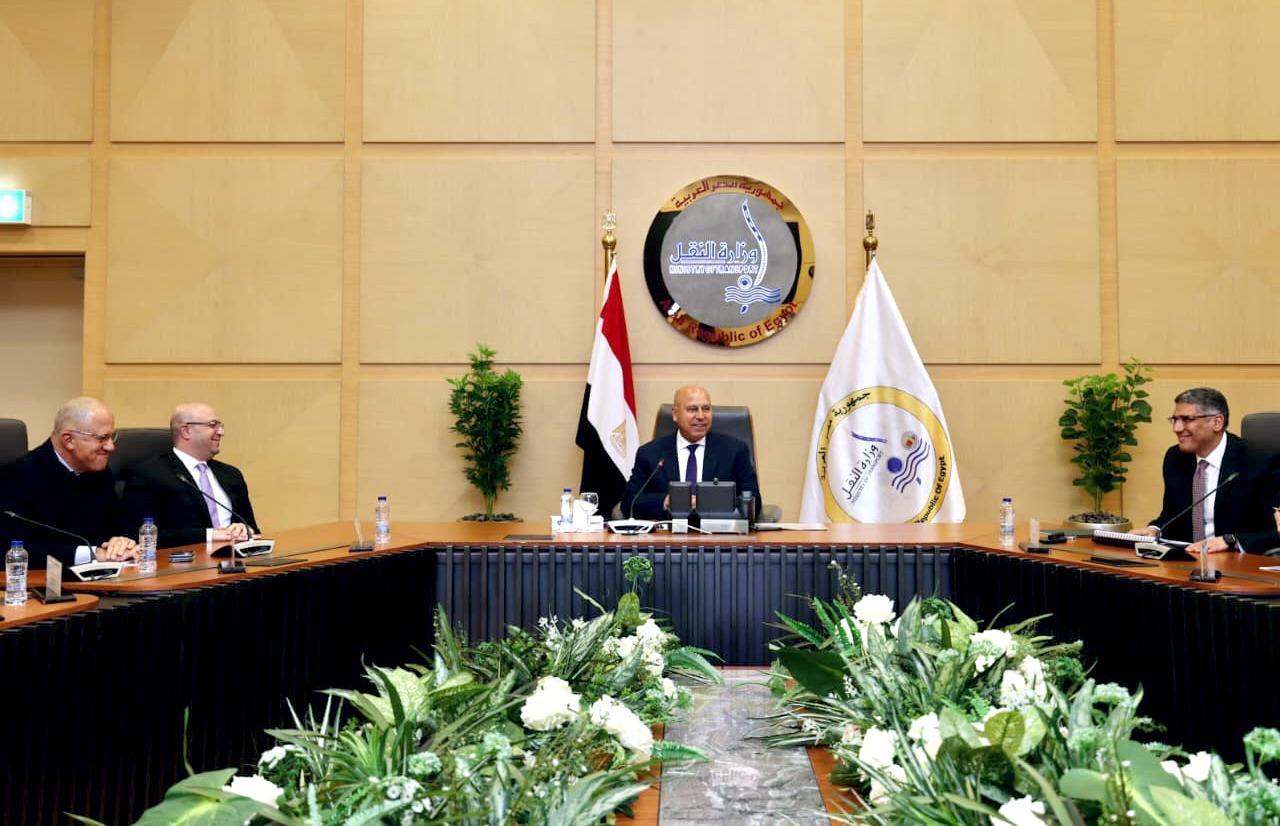 كامل الوزير خلال اللقاء