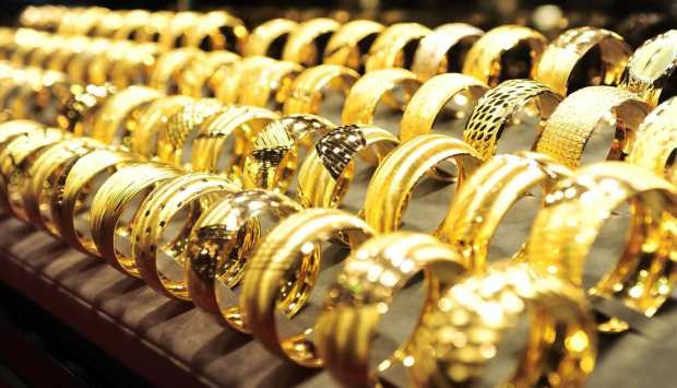 سعر الذهب عيار 21 يتراجع اليوم 15 يناير 2026