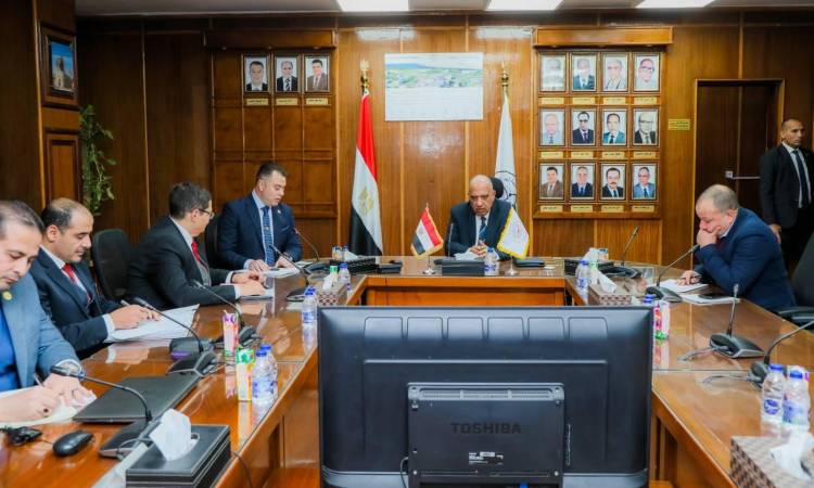 اجتماع وزير الكهرباء